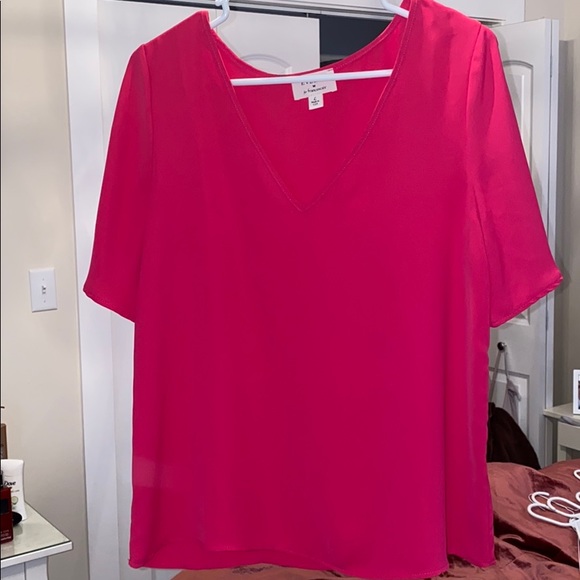 Pink v neck - Picture 3 of 3
